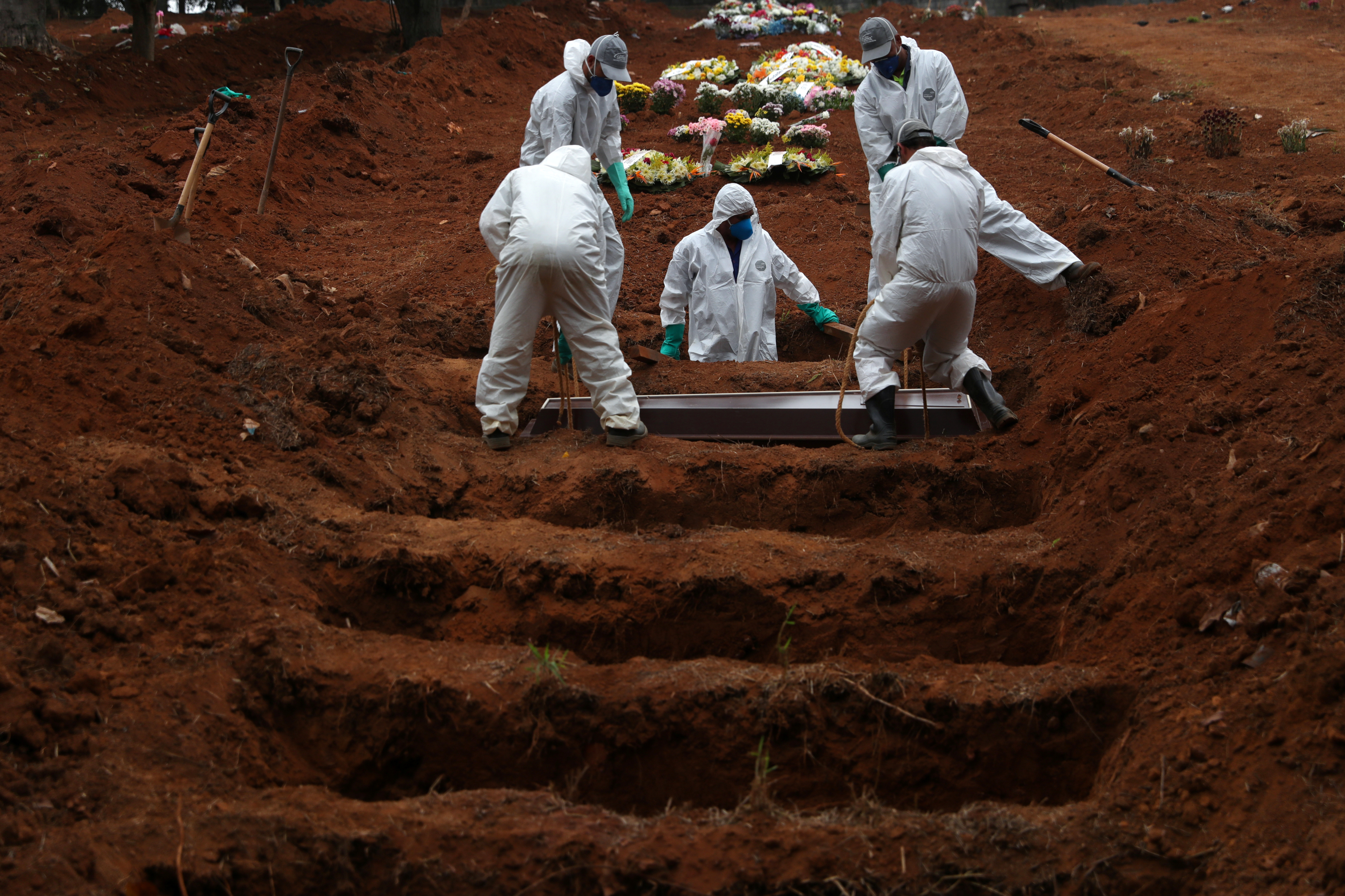 Brasil se acerca a las 157 mil muertes relacionadas con el Covid-19
