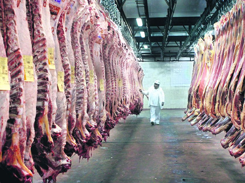 Cierran fábricas de carne en Reino Unido por casos de coronavirus