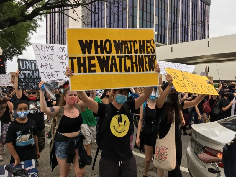 Cientos de personas marchan en Wynwood