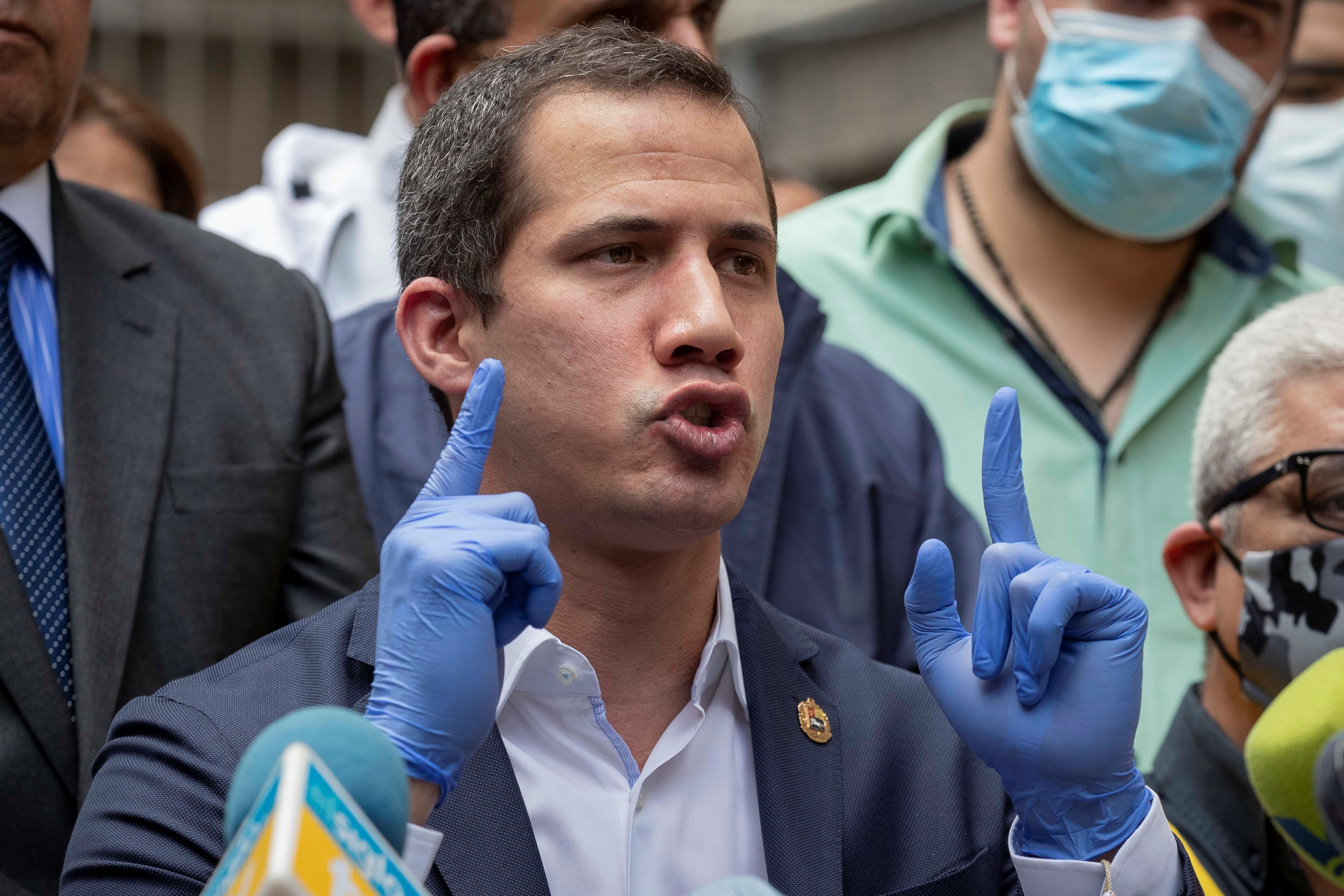 Juan Guaidó desea pronta recuperación al doctor Julio Castro, positivo por coronavirus