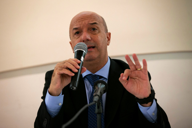 “El régimen y sus ollas”: Lo que dijo Simonovis sobre el presunto “saboteo” al CNE anunciado por Ceballos