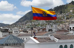 Ecuador solicita enmendar términos de deuda externa