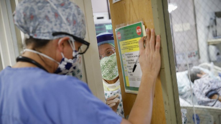 “Código baño”: La trágica forma de morir en los hospitales de Nueva York colapsados por el coronavirus