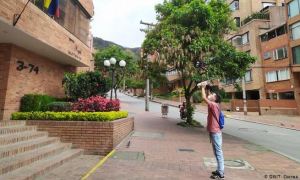Gritos venezolanos rompen el silencio de una nueva cuarentena en Bogotá
