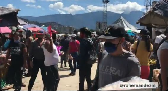 ¿Cuarentena radical? En el Mercado de Coche le recuerdan a Maduro que el que no trabaja no come (VIDEO)