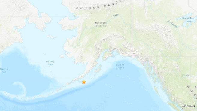 Suspenden la alerta por tsunami en Alaska tras terremoto de 7.8