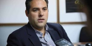 Yon Goicoechea advirtió que un sector “opositor” estaría dispuesto a entregar activos a Maduro a cambio de habilitaciones e indultos
