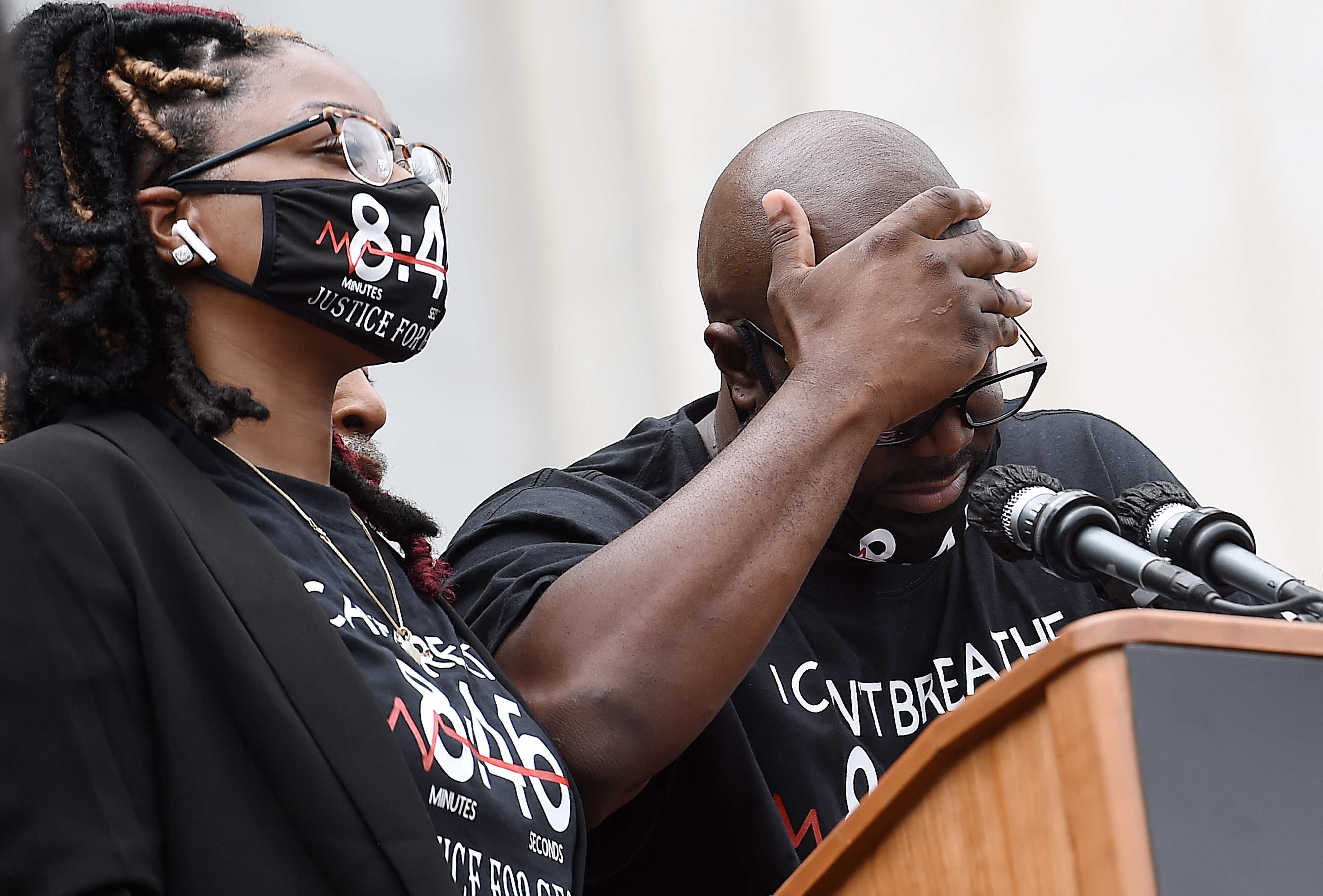 Lágrimas de justicia: Así recibió la familia de George Floyd la sentencia contra expolicía (VIDEOS)