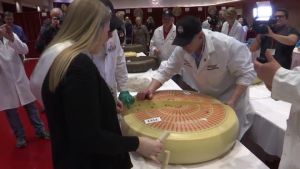 Un fabricante de quesos suizo, investigado tras 10 muertes por listeriosis