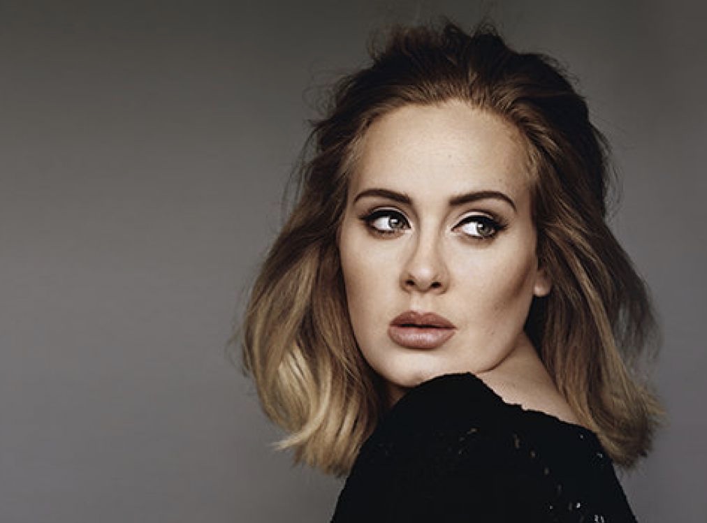 Adele mostró su cuerpazo y su nuevo look en sorprendente foto