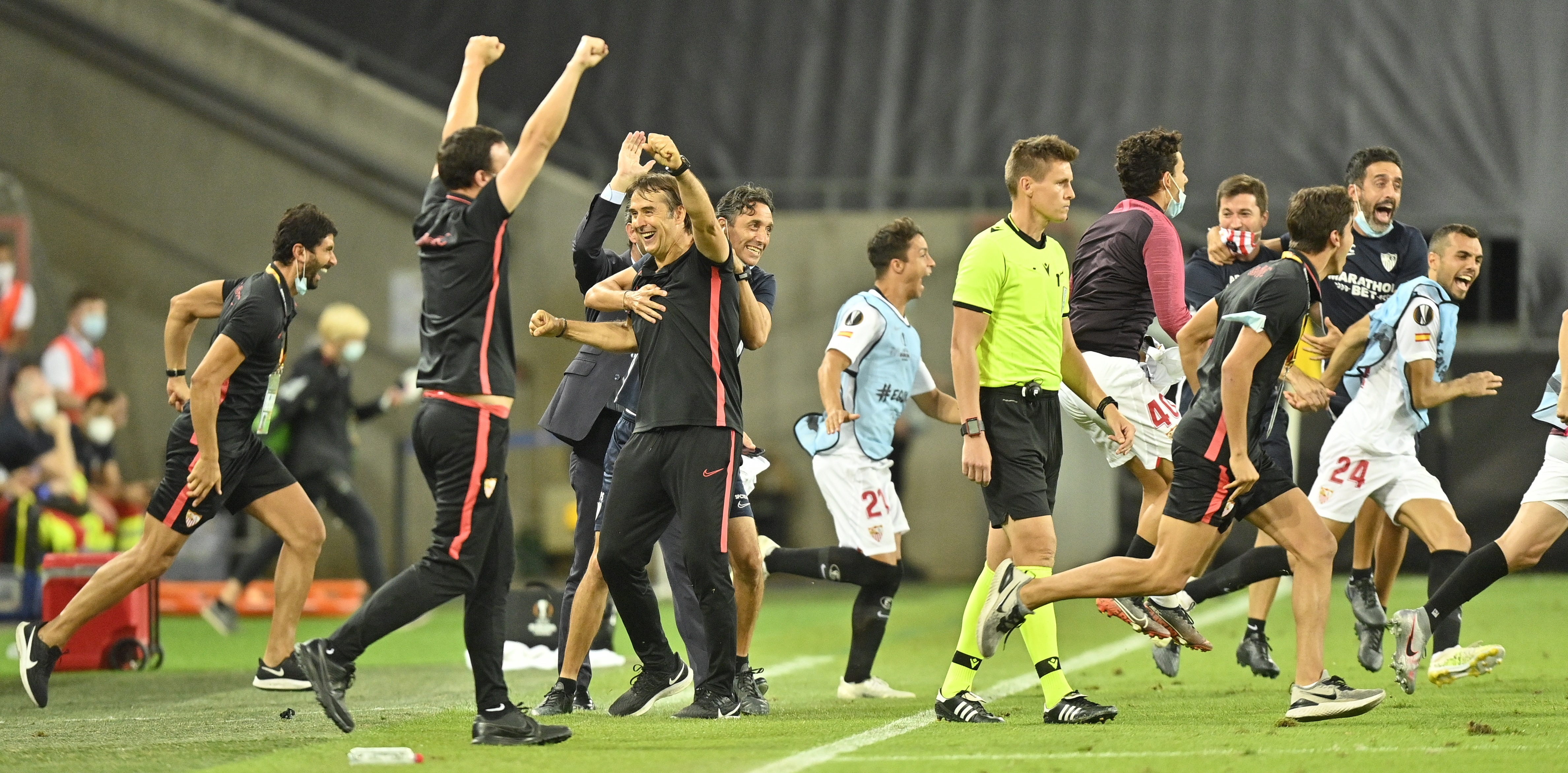 Sevilla se metió en la final de la Europa League tras vencer al Manchester United con remontada