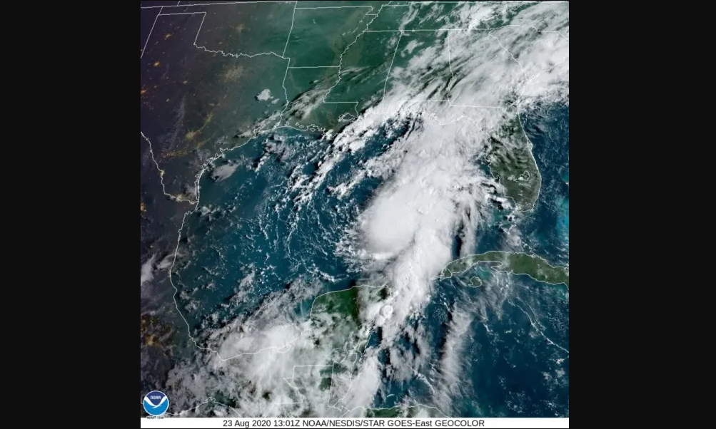 La tormenta Marco se convierte en huracán en el Golfo de México