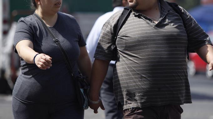 La obesidad enfermiza en adultos jóvenes puede multiplicar riesgo grave de Covid-19