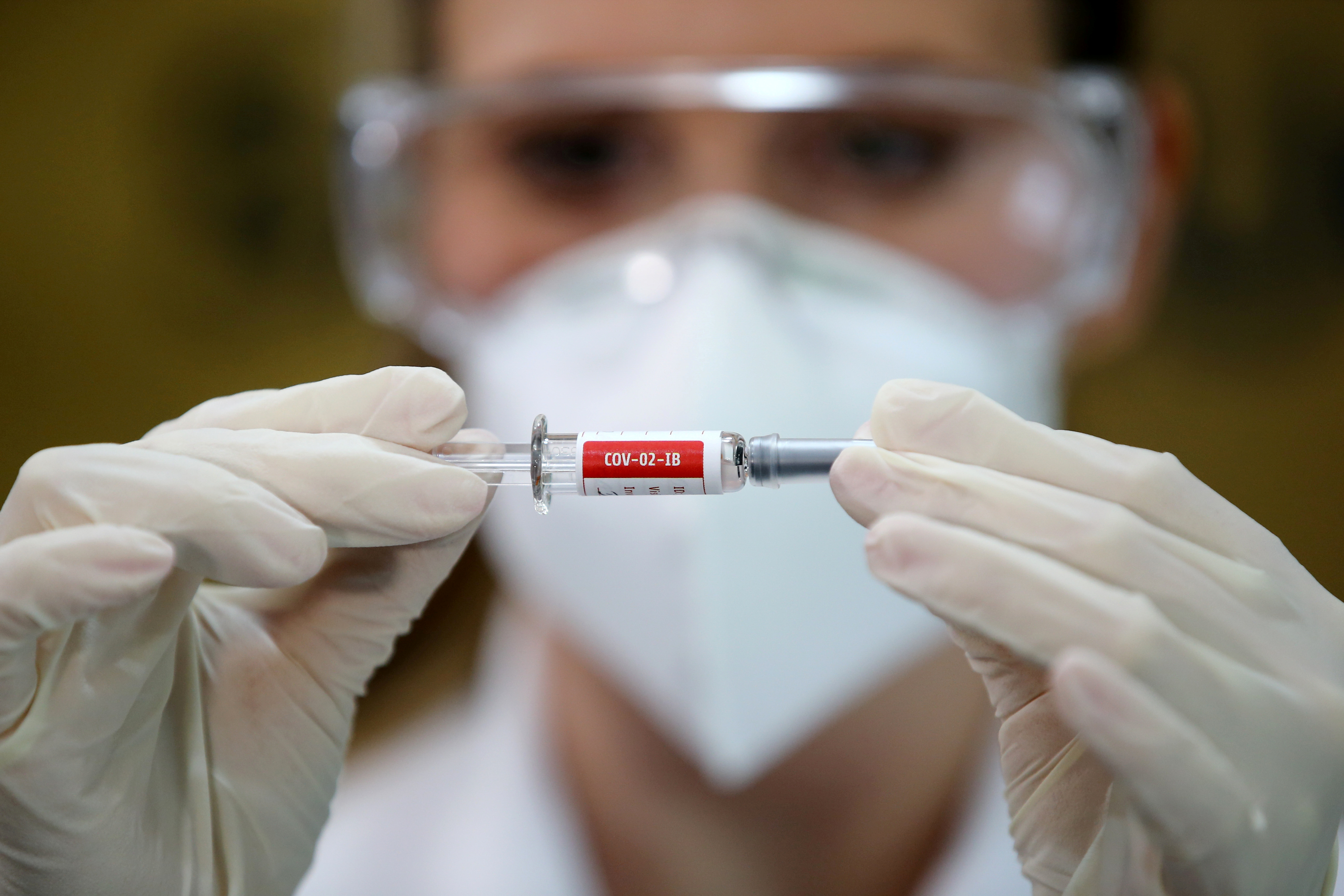 Novavax espera producir 2 mil millones dosis de vacuna Covid-19 tras expansión de acuerdo con India
