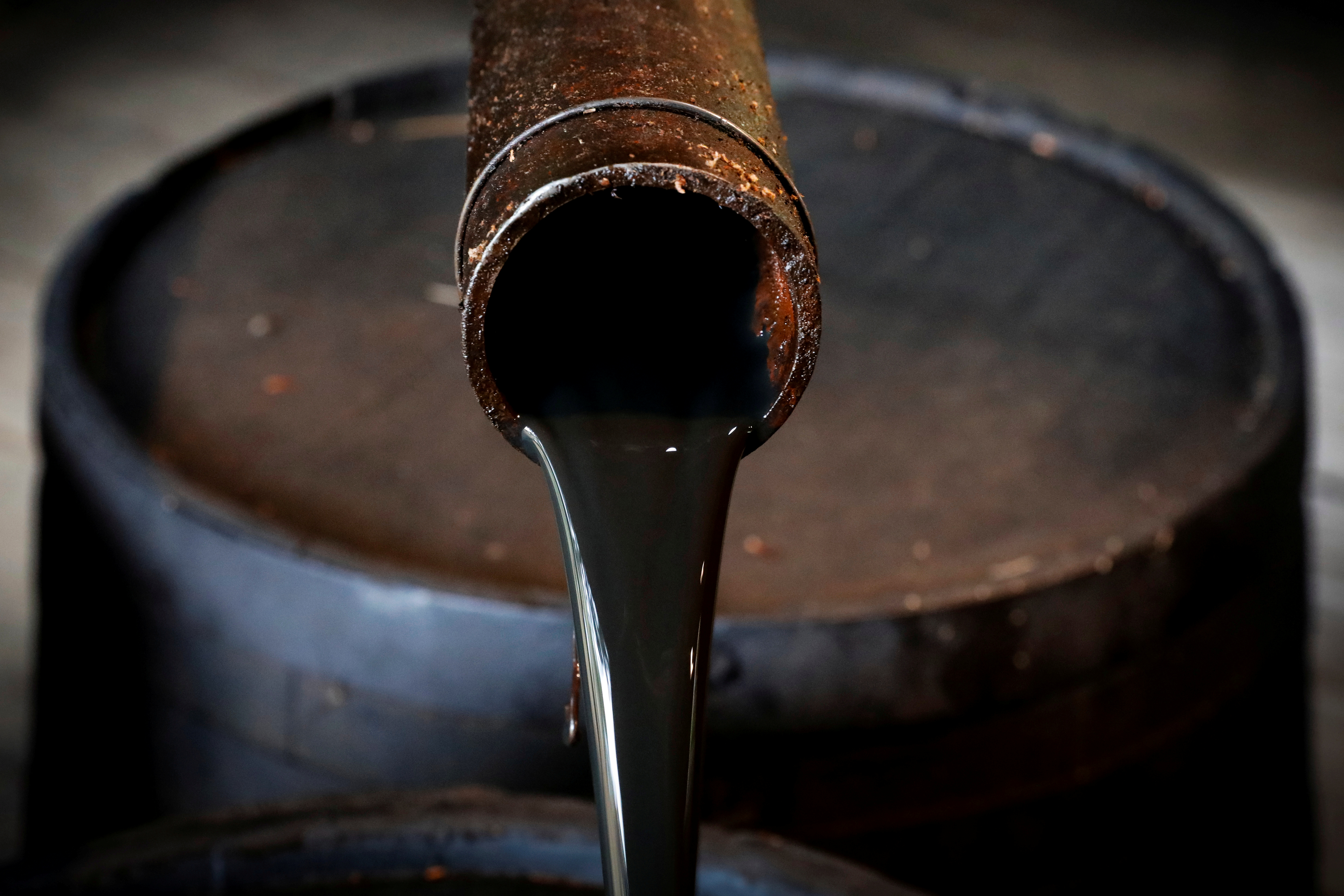 Petróleo se estabiliza luego de reapertura progresiva de oleoducto tras ciberataque