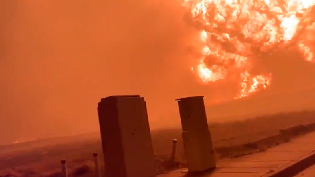 Captan una enorme bola de fuego en Oregón y confirman la “destrucción sustancial” de cinco localidades por incendios (VIDEO)
