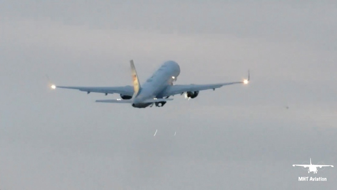 EN VIDEO: El momento exacto de la colisión del avión donde viajaba Mike Pence con un ave