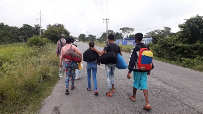 Caminantes también avanzan por el Alto Apure hacia Colombia