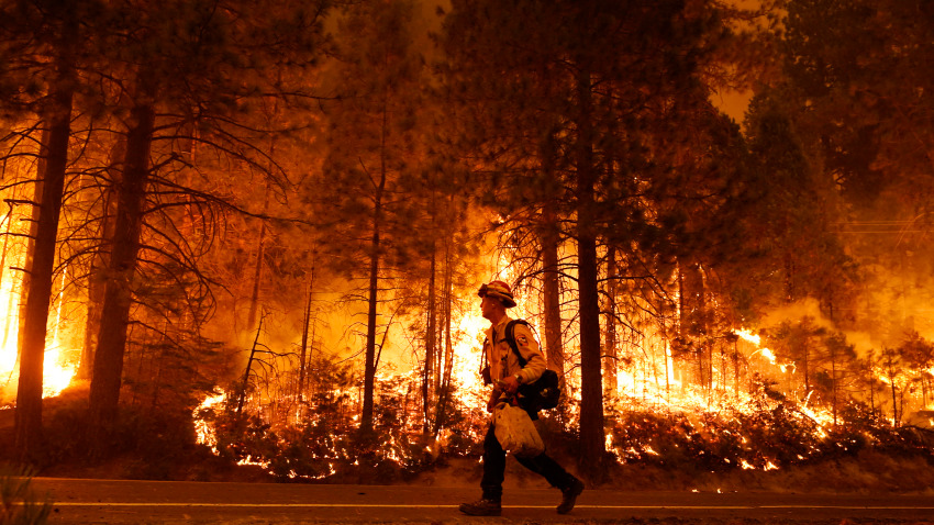 Al menos un muerto y cientos de evacuados tras incendios forestales en California