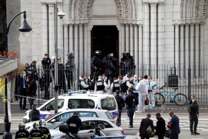 Atacante de iglesia en Niza dio positivo al Covid-19
