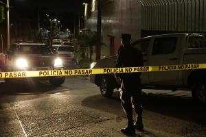 Al menos un muerto y varios heridos durante tiroteo en centro comercial de Arizona