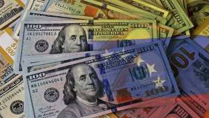 ¡Con un salario de 0,79 $! Así reaccionaron los venezolanos a la remontada del dólar paralelo a 500.000 Bs  (MEMES)