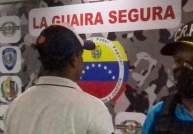 Tras las rejas, policía que disparó en la cabeza a un perro en La Guaira