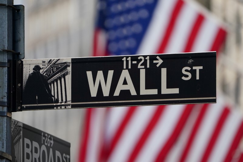 Wall Street abrió en alza en medio de la víspera de Navidad