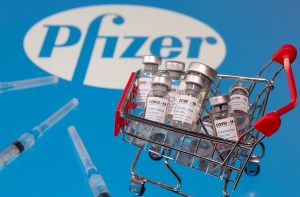 Comité de expertos de EEUU recomendó aprobar de emergencia la vacuna de Pfizer
