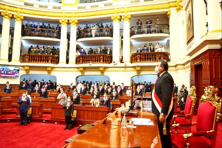 Renunciaron 13 de los 18 ministros del gabinete de Merino en Perú