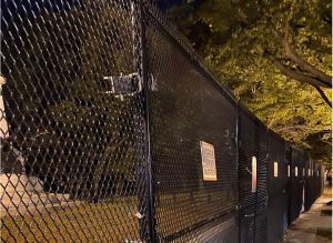 Colocaron barreras de seguridad en los alrededores de la Casa Blanca (Fotos y video)