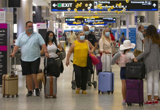 Día de Acción de Gracias: Aeropuerto de Miami recibe viajeros de última hora
