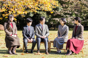 Príncipe de Japón aprobó la boda de su hija Mako con un ciudadano común en quiebra
