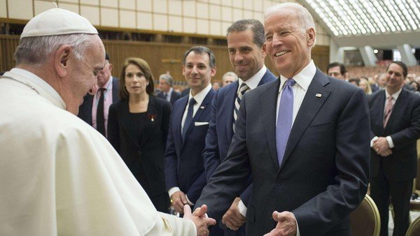 El papa Francisco habló por teléfono con Joe Biden para felicitarlo