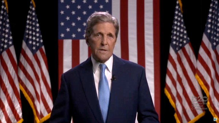 Kerry en el encuentro climático del G-7: No hay marcha atrás en eliminación de emisiones (Video)