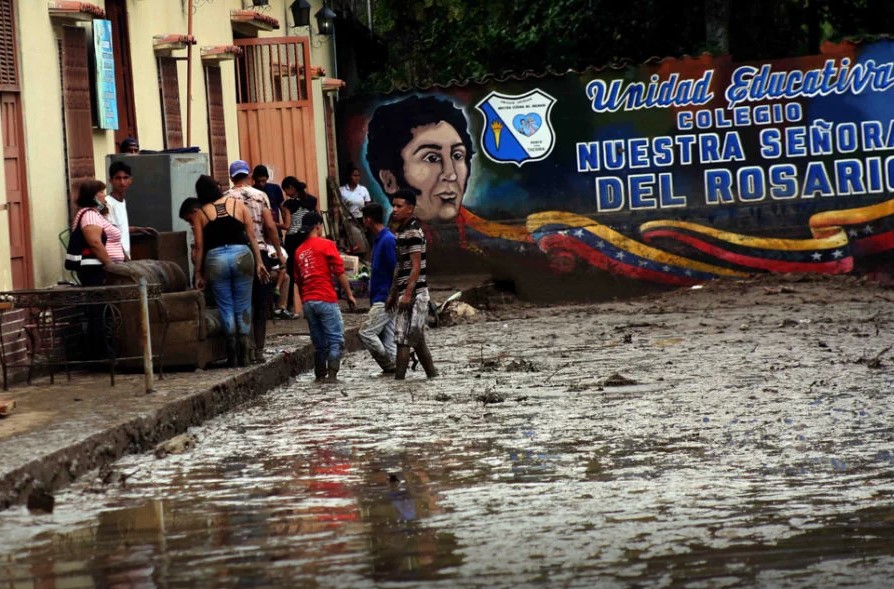 Familias afectadas por crecida del río Carapo se encuentran desamparadas (VIDEO)