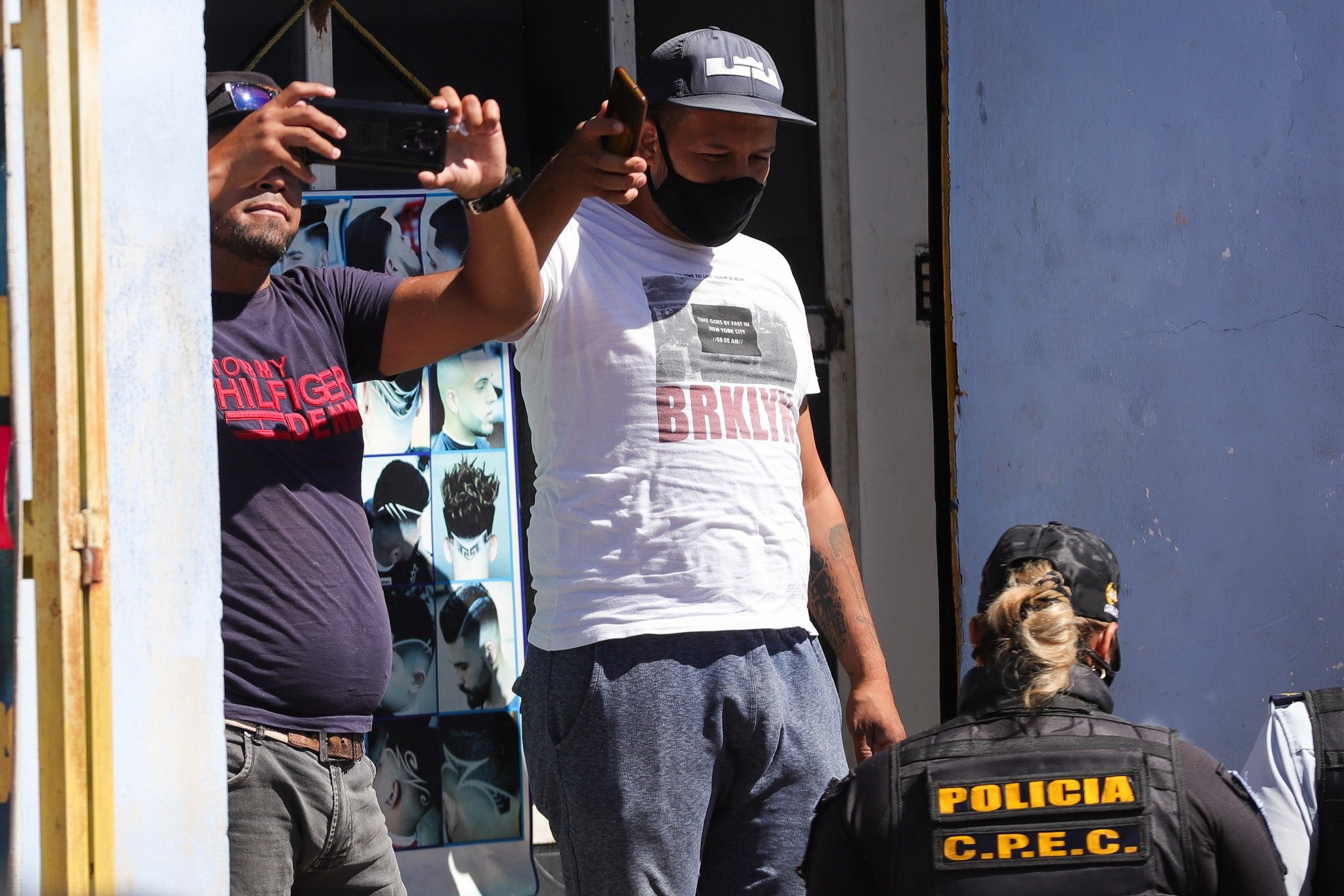 ¡IDENTÍFICALOS! Esbirros del régimen persiguieron a Guaidó durante su visita a Carabobo (FOTOS)
