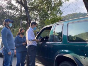 Juan Guaidó recorre las colas de gasolina en Miranda para promover la Consulta Popular #8Dic (VIDEO)