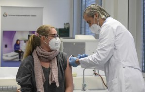 Expertos alemanes investigan una posible nueva variante del cororonvirus