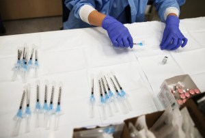 Brasil quiere comprar 138 millones de vacunas de Pfizer y Johnson & Johnson