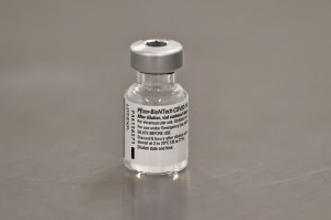 Vacuna de Pfizer parece funcionar contra una mutación de las nuevas variantes
