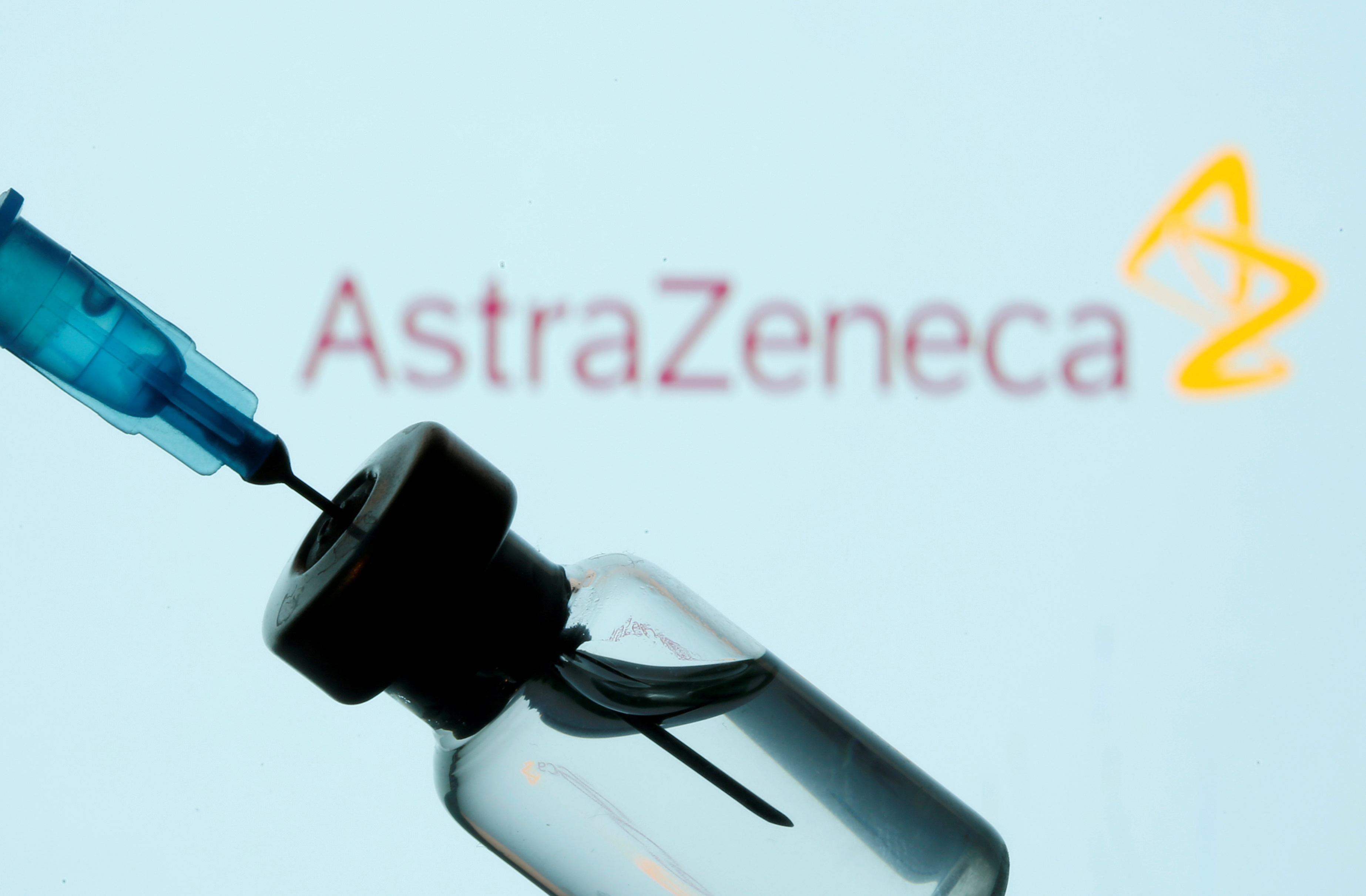 Llega a Brasil el primer lote de vacunas de AstraZeneca