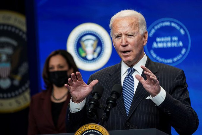 Biden y los demócratas presionan para lograr un salario mínimo de 15 dólares por hora