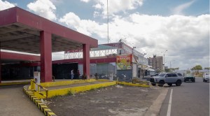 Conductores denuncian que cobran en dólares en estación de servicio subsidiada en Puerto Ordaz