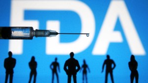 FDA intervino en el debate sobre la dosificación de la vacuna contra el Covid-19 en EEUU