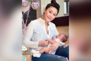 Falleció socialité hongkonesa al caer desnuda de un edificio; su bebé de 5 meses también murió