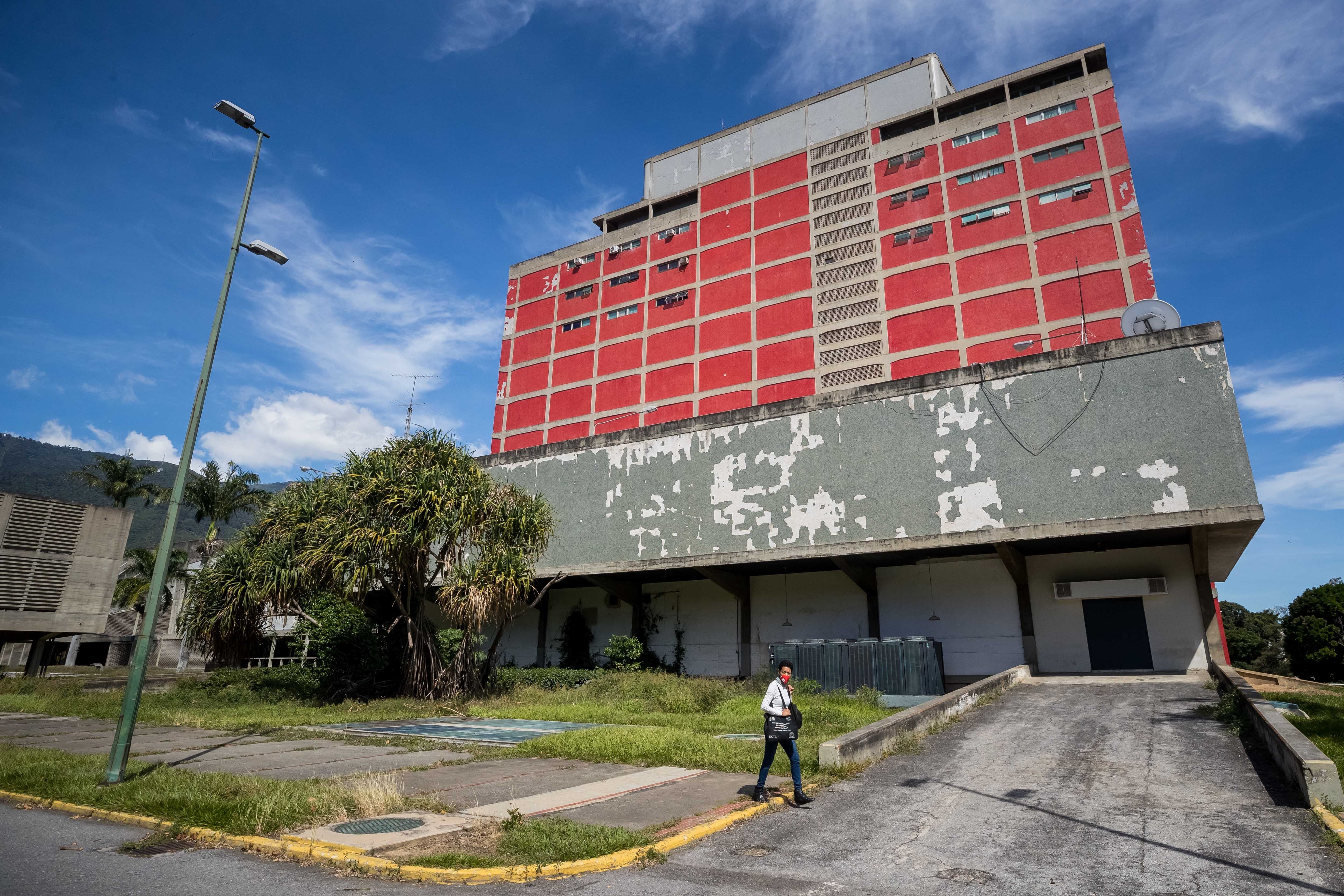 La pandemia retrasa los estudios universitarios en Venezuela
