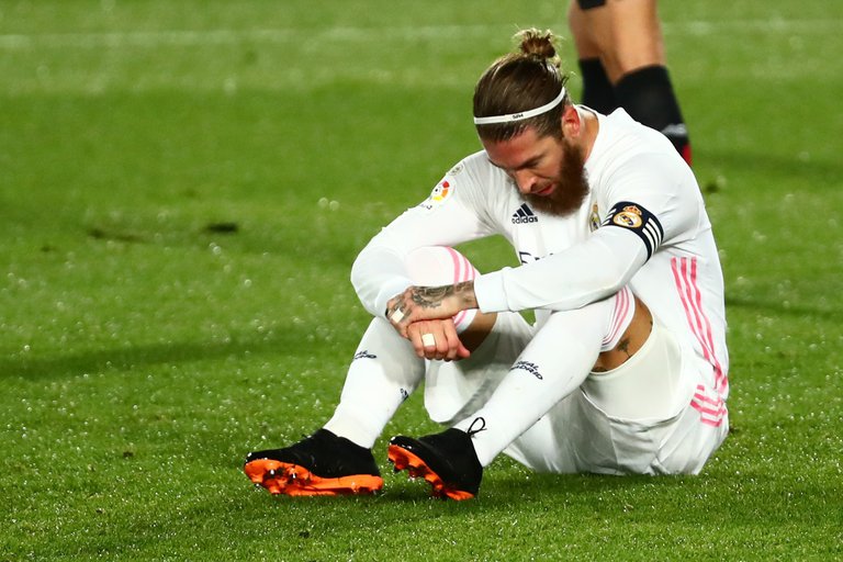 Malas noticias para el Real Madrid: Sergio Ramos tiene dañado el menisco y pasará por el quirófano