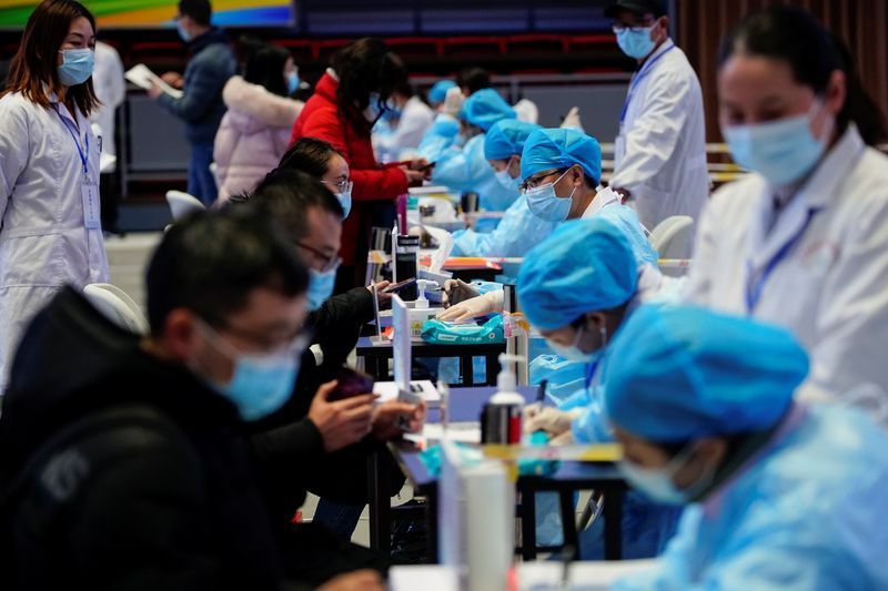 China desmantela redes de comercio de vacunas falsas a precios elevados