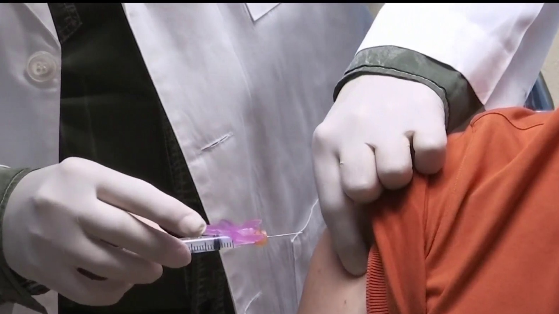 Disponen de 16 mil vacunas contra Covid-19 en Sugar Land, Texas